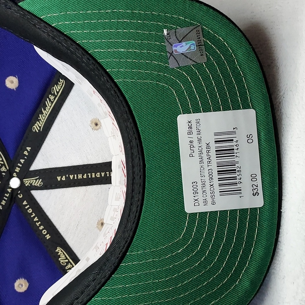Mitchell & Ness Raptors Hat - Picture 10 of 11